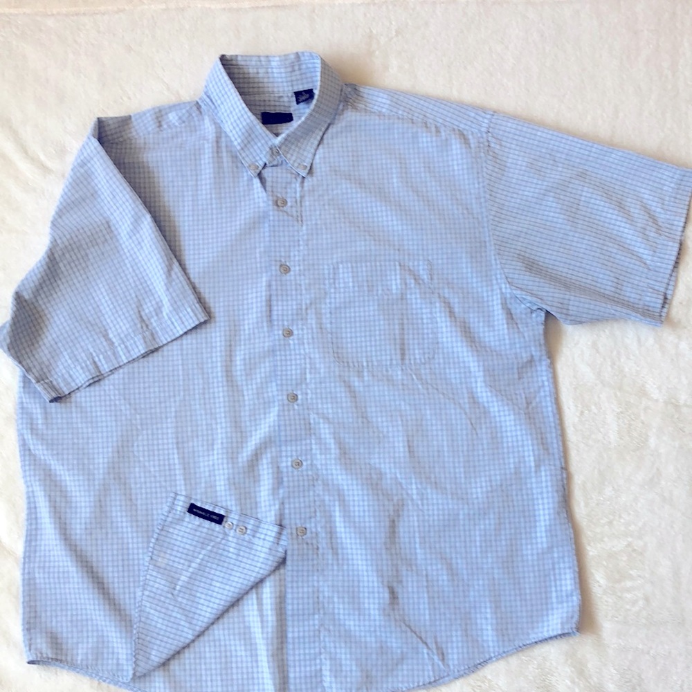 Van Heusen light green no tuck great condition